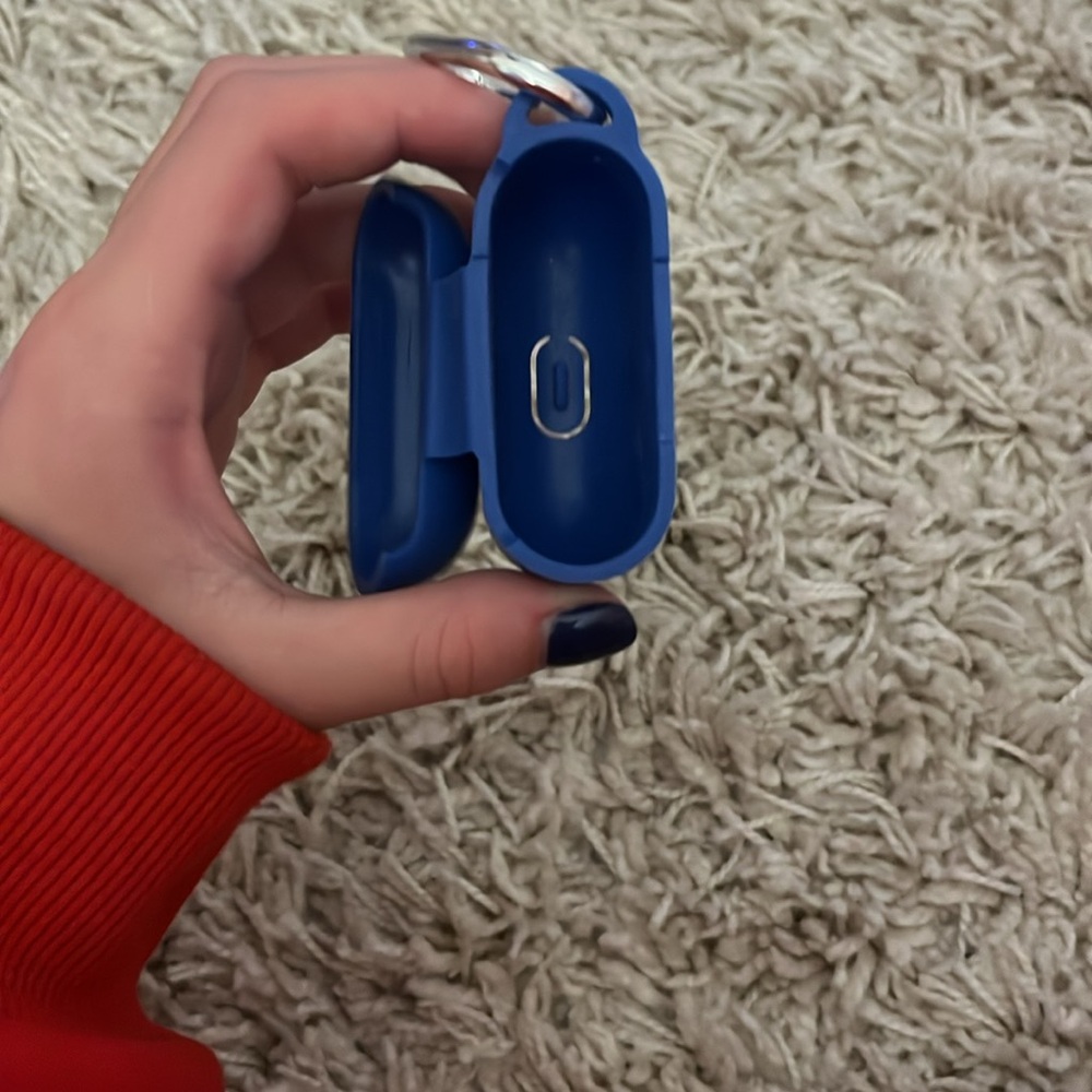 airpod case - Picture 3 of 3